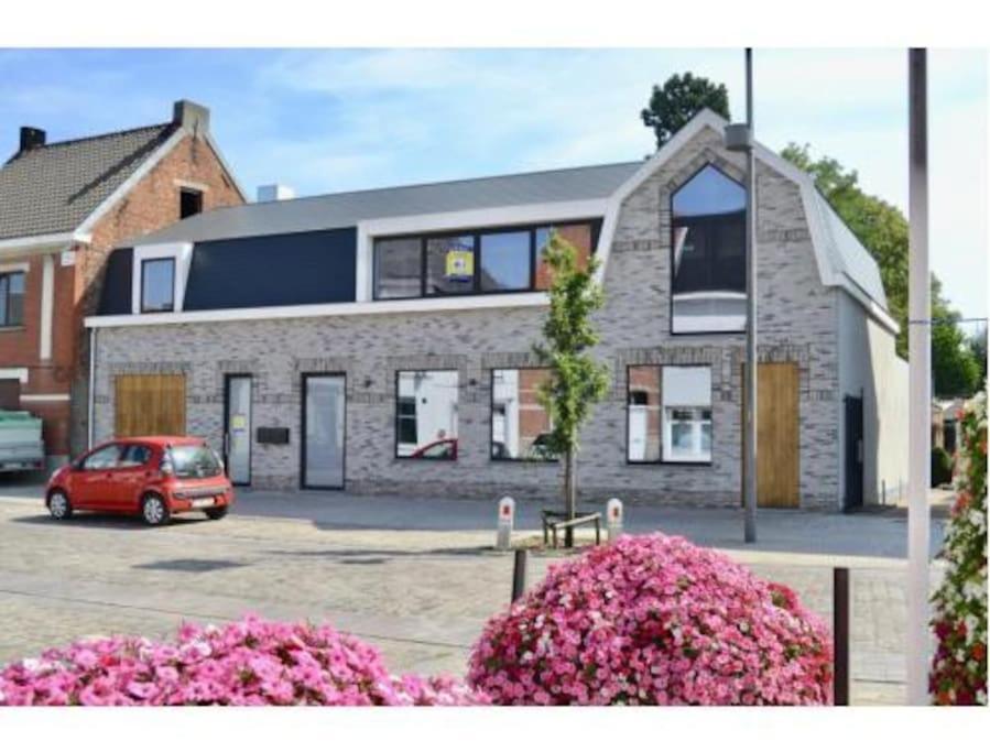 Leuk Overnachten In Hartje Laarne, Dicht Bij Gent! Luaran gambar